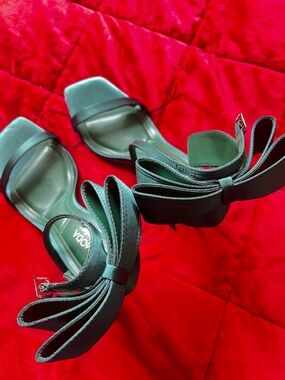 Top Moda Green Satin Bow Ankle Strap Strappy Square Toe Satin Heels W7.5